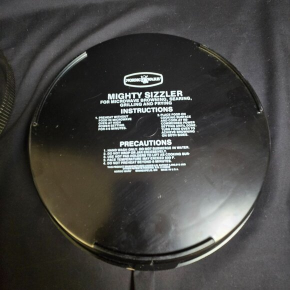 Nordic Ware Mighty Sizzler Microwave Browning / Grilling Pan Lid Accessory - Picture 9 of 12